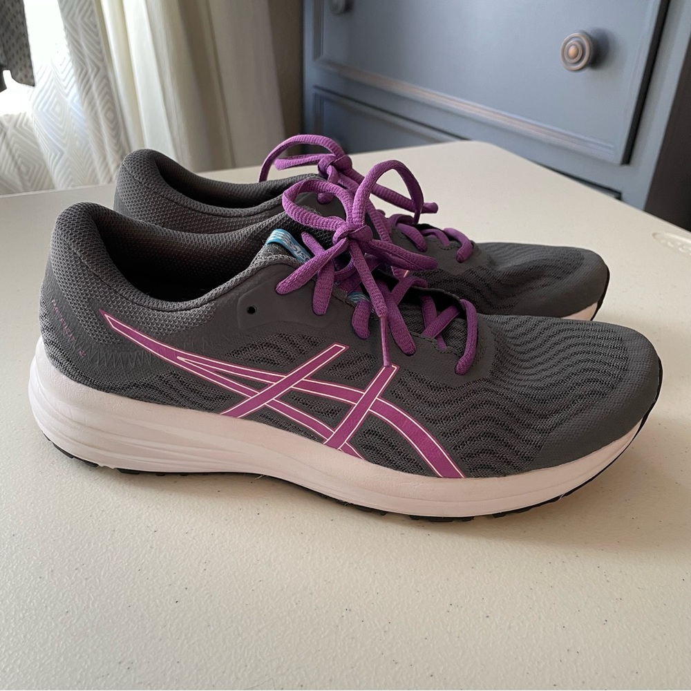 ASICS Womens Patriot 12 Size 8 (Gray, White, Magenta)